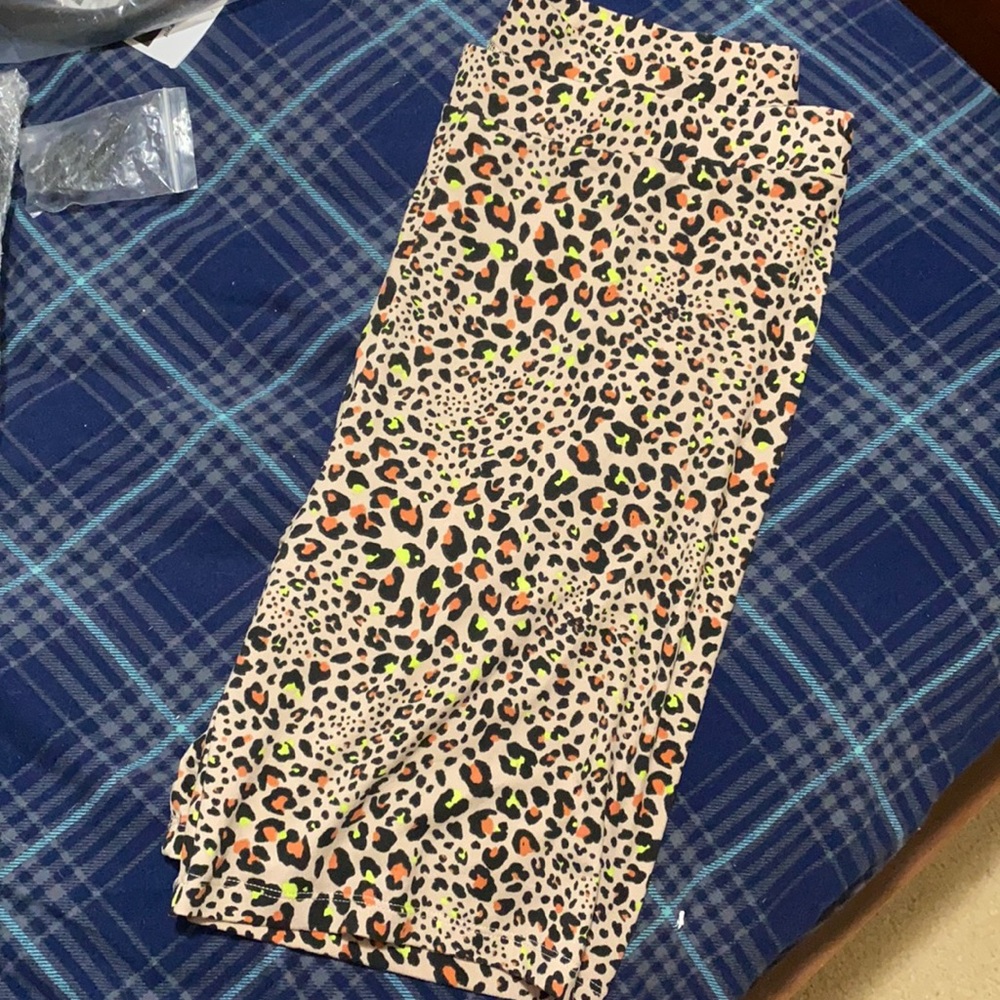 American eagle size large cheetah bike shorts